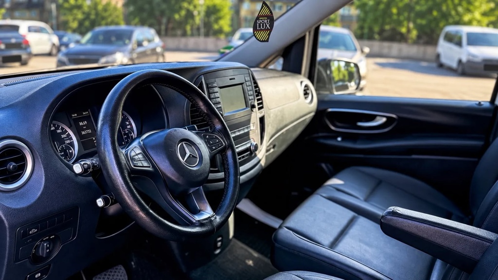 Mercedes-Benz Vito Tourer 7