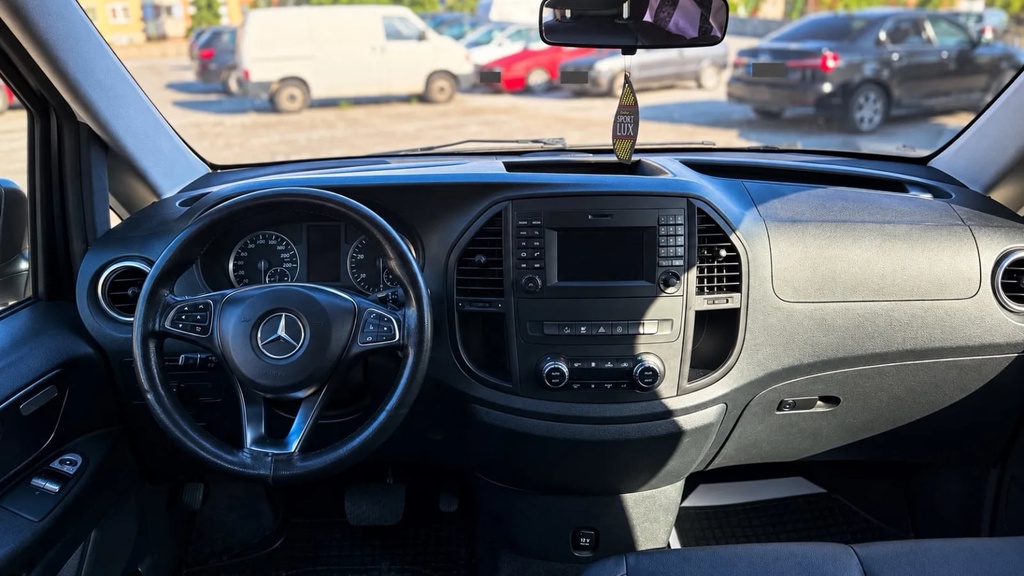 Mercedes-Benz Vito Tourer 8