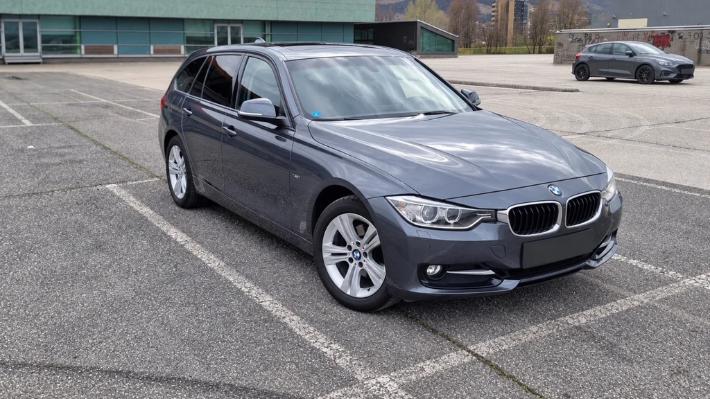 BMW 320d xDrive Touring 1
