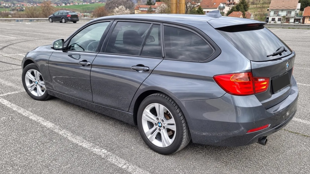 BMW 320d xDrive Touring 4