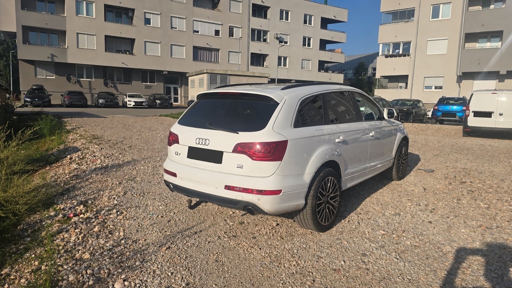 Audi Q7 2012 2