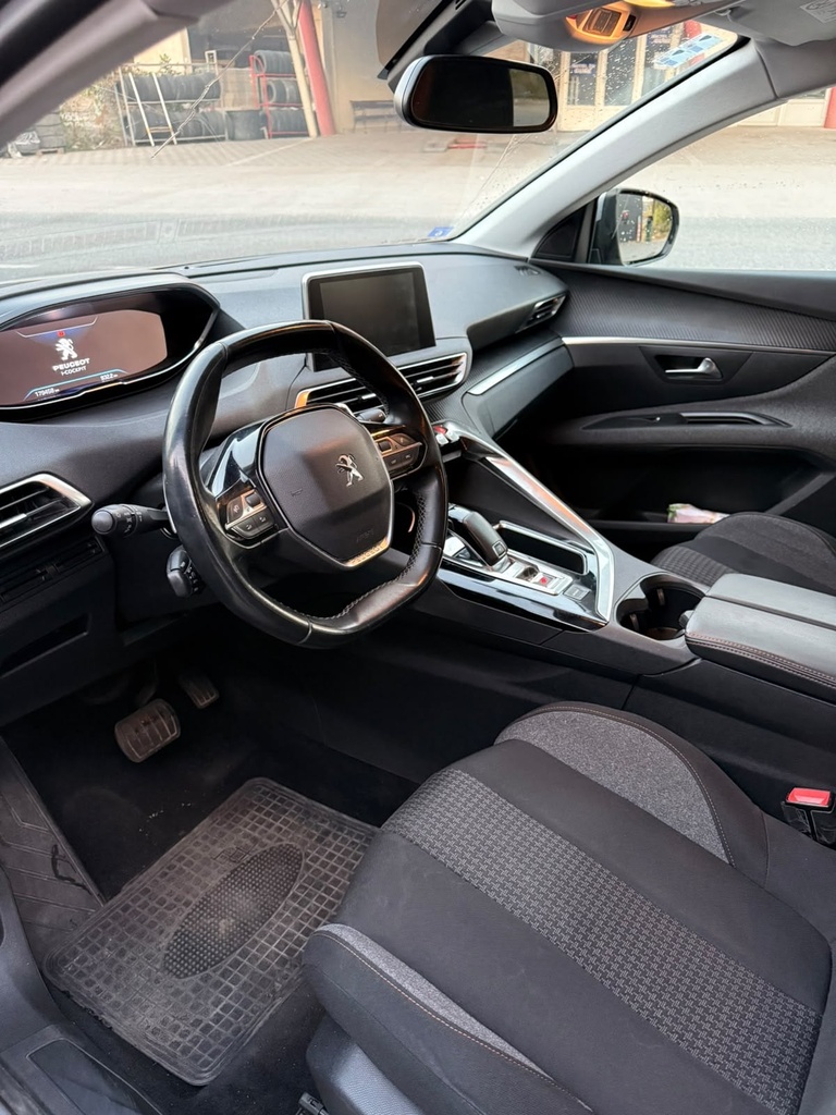 Peugeot 5008 4